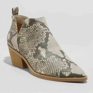 Universal Thread Boots Cari Snake Print Slip On Pointed Bootie Gray 9